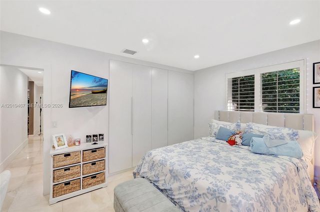7711 Miami View Dr, North Bay Village, FL 33141