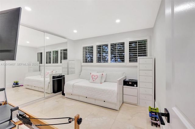 7711 Miami View Dr, North Bay Village, FL 33141
