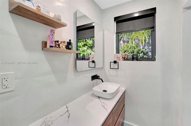 7711 Miami View Dr, North Bay Village, FL 33141