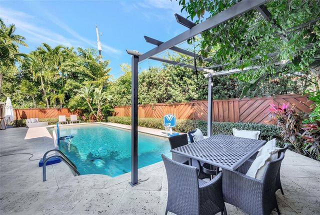 7711 Miami View Dr, North Bay Village, FL 33141