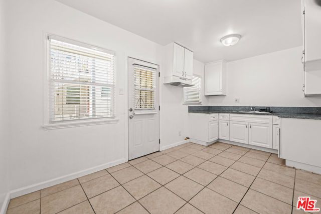 8207 Crenshaw Drive, Inglewood, CA 90305
