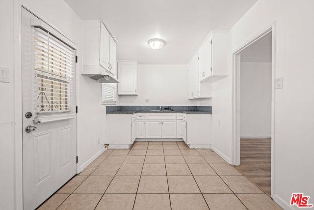 8207 Crenshaw Drive, Inglewood, CA 90305
