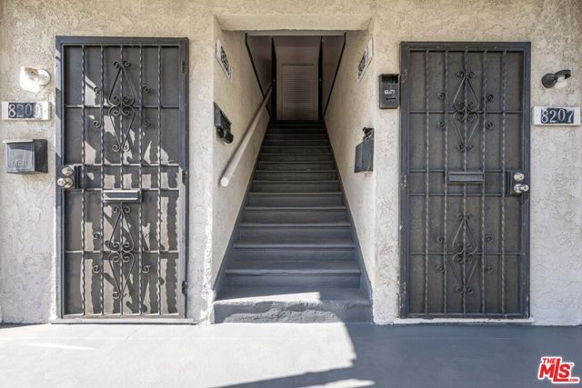 8207 Crenshaw Drive, Inglewood, CA 90305