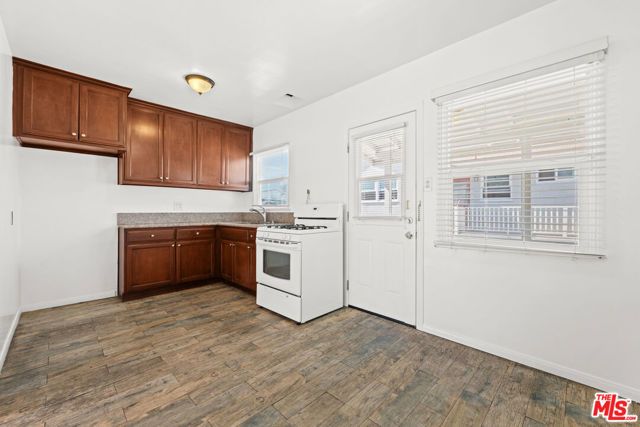 8207 Crenshaw Drive, Inglewood, CA 90305