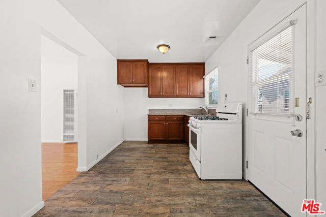 8207 Crenshaw Drive, Inglewood, CA 90305