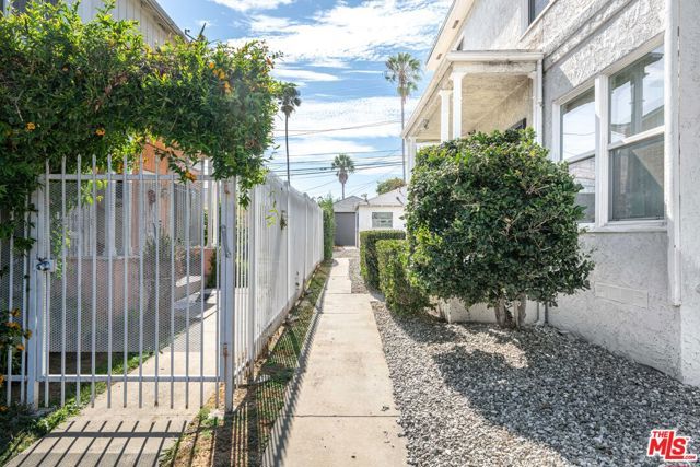 8207 Crenshaw Drive, Inglewood, CA 90305
