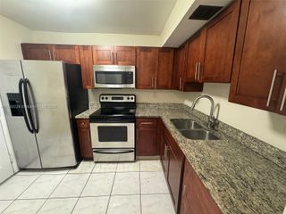 3600 NW 21st St 208, Lauderdale Lakes, FL 33311
