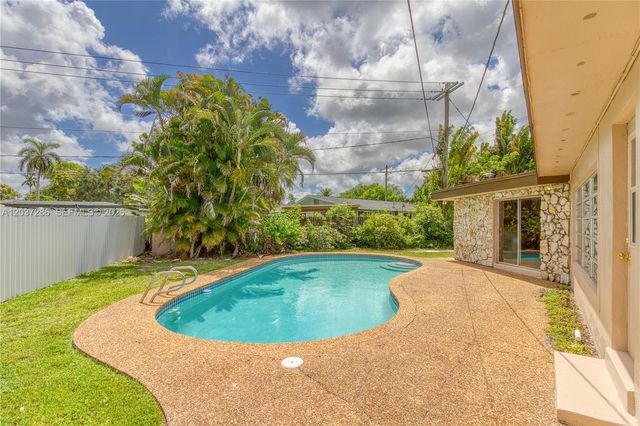 192 SW 62nd Terrace, Plantation, FL 33317