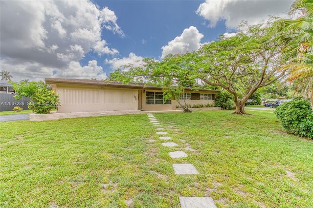 192 SW 62nd Terrace, Plantation, FL 33317