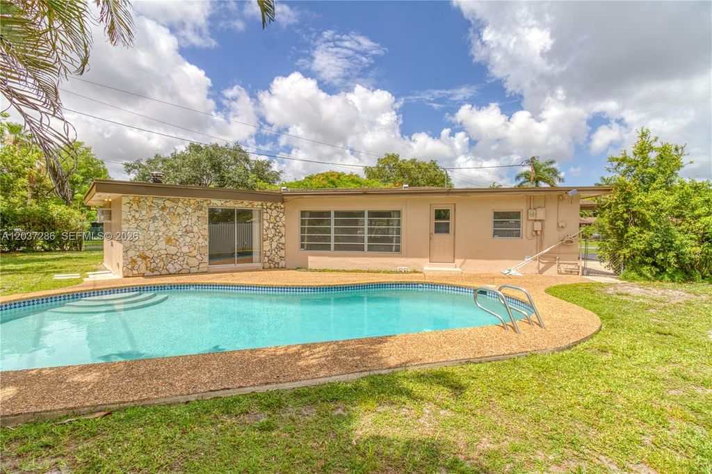 192 SW 62nd Terrace, Plantation, FL 33317