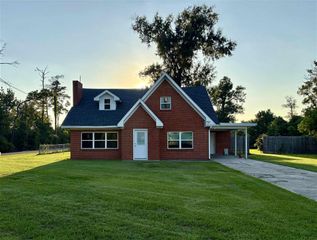 332 Quelqueshue Street, Sulphur, LA 70663