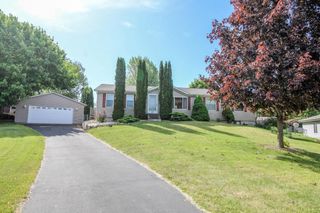 400 Oak Ridge Court, Fort Atkinson, WI 53538