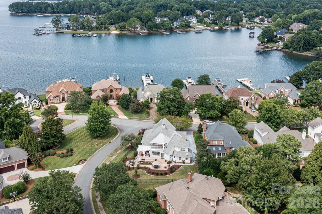 17626 Spinnakers Reach Drive, Cornelius, NC 28031