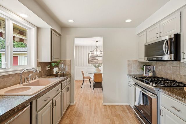 8517 N Greenwood St, Spokane, WA 99208