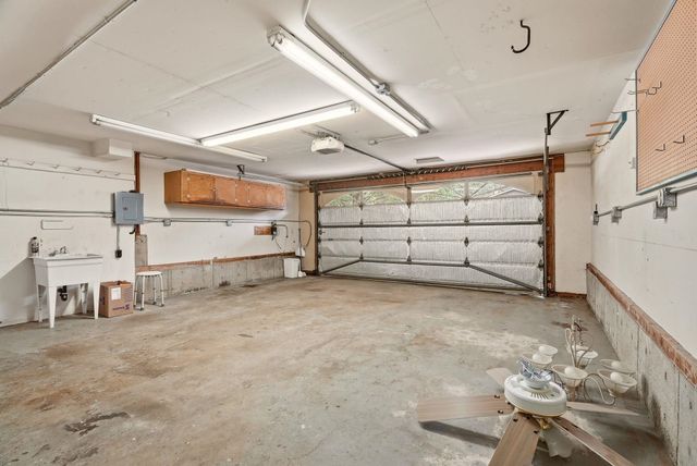 8517 N Greenwood St, Spokane, WA 99208