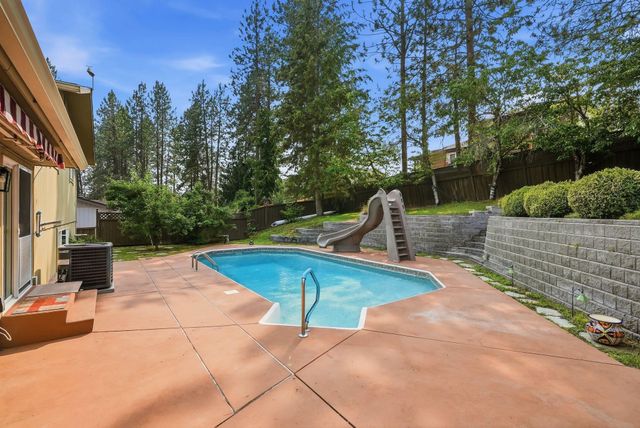 8517 N Greenwood St, Spokane, WA 99208