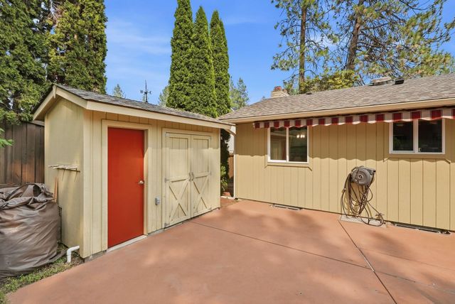 8517 N Greenwood St, Spokane, WA 99208
