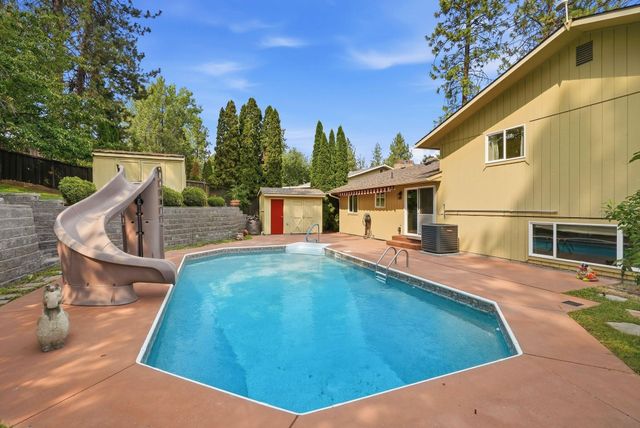 8517 N Greenwood St, Spokane, WA 99208