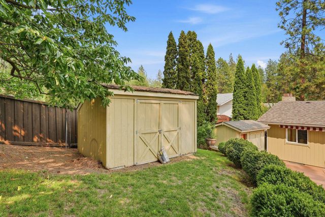 8517 N Greenwood St, Spokane, WA 99208