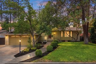 8517 N Greenwood St, Spokane, WA 99208