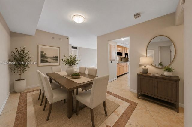 4000 Towerside Ter 1405, Miami, FL 33138