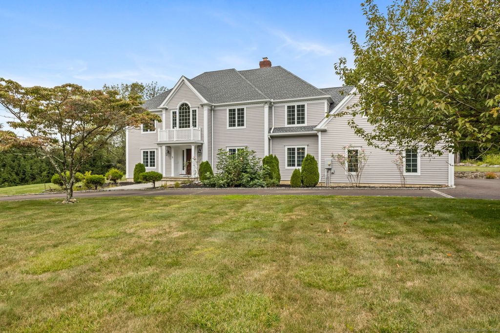 49 Ludlowe Road, New Canaan, CT 06840