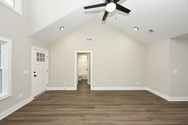 210 Ross Ave Unit 110, Gallatin, TN 37066