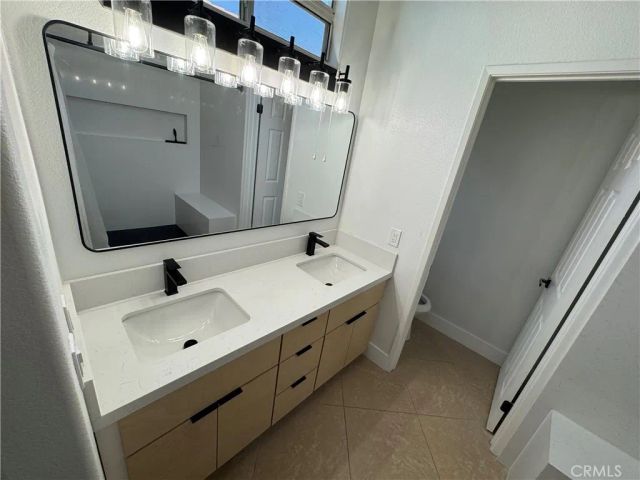 13043 Broken Bit Cir., Corona, CA 92883