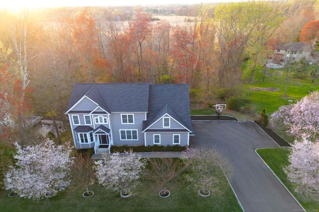 96 Damascus Road, Branford, CT 06405
