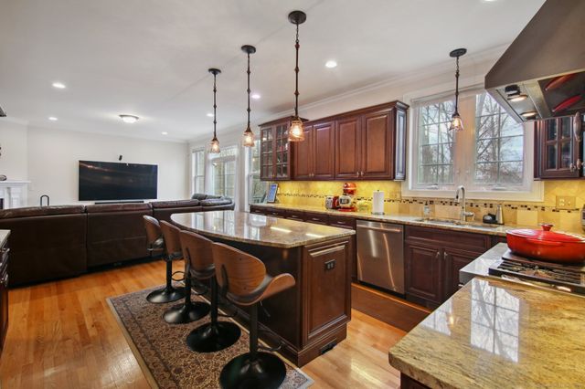 96 Damascus Road, Branford, CT 06405