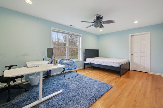 96 Damascus Road, Branford, CT 06405