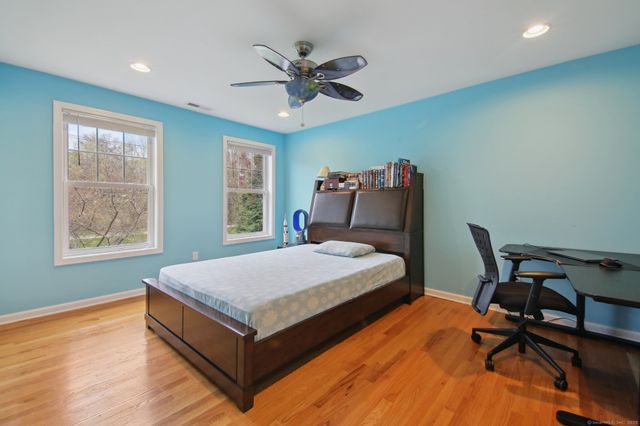 96 Damascus Road, Branford, CT 06405