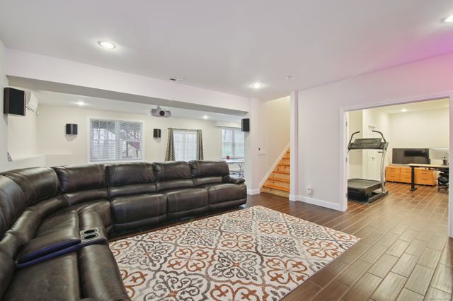 96 Damascus Road, Branford, CT 06405