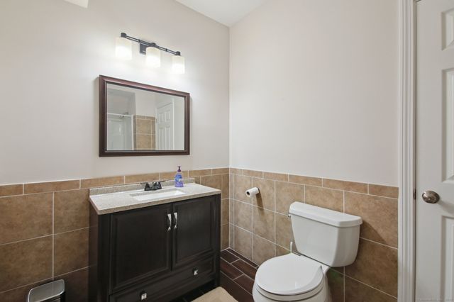 96 Damascus Road, Branford, CT 06405