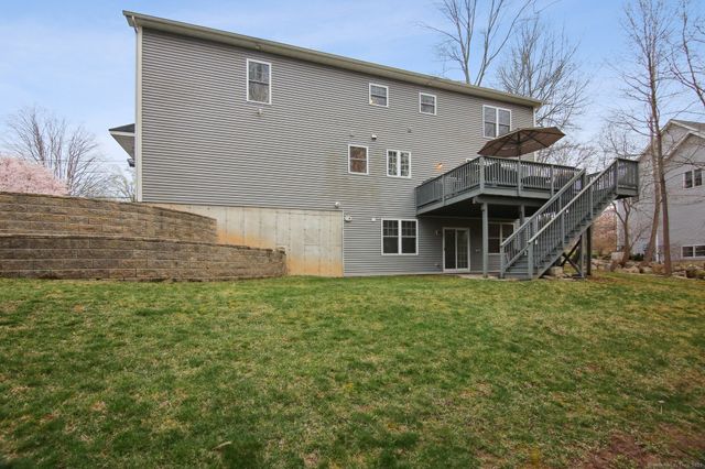 96 Damascus Road, Branford, CT 06405