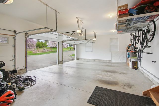 96 Damascus Road, Branford, CT 06405