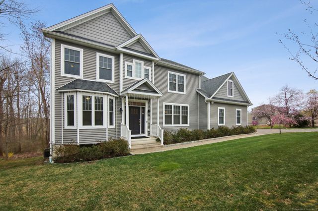 96 Damascus Road, Branford, CT 06405