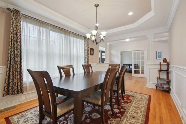 96 Damascus Road, Branford, CT 06405