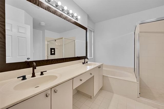 11600 NW 52nd Ct, Coral Springs, FL 33076