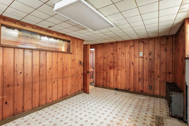 770 Viking Drive E, Maplewood, MN 55117