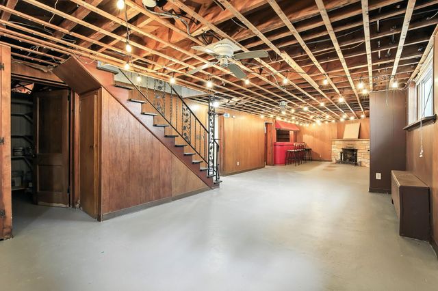 770 Viking Drive E, Maplewood, MN 55117