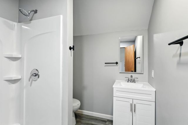 770 Viking Drive E, Maplewood, MN 55117