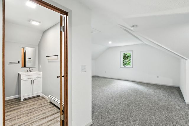 770 Viking Drive E, Maplewood, MN 55117