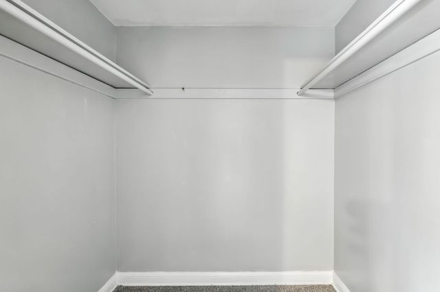 770 Viking Drive E, Maplewood, MN 55117