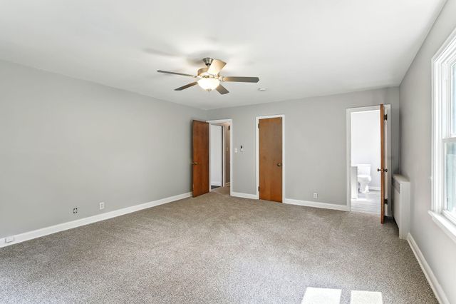 770 Viking Drive E, Maplewood, MN 55117