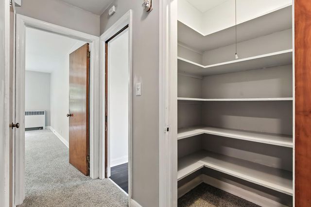 770 Viking Drive E, Maplewood, MN 55117