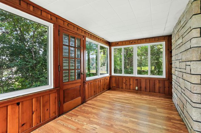 770 Viking Drive E, Maplewood, MN 55117