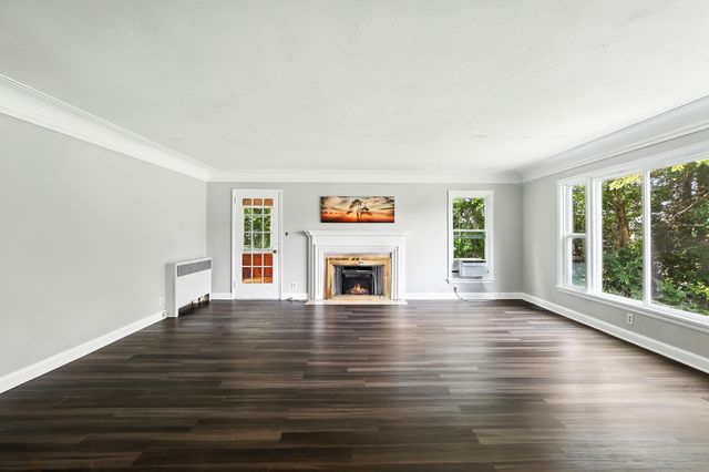 770 Viking Drive E, Maplewood, MN 55117