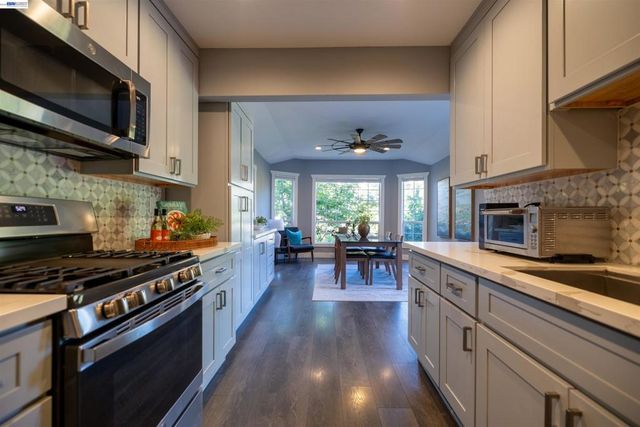 16004 Wellington Way, Castro Valley, CA 94578