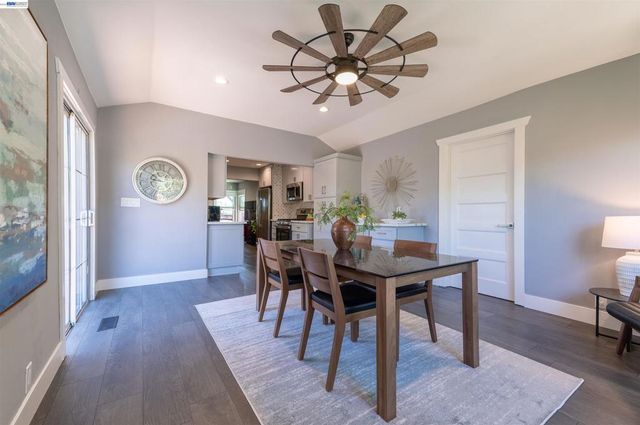 16004 Wellington Way, Castro Valley, CA 94578